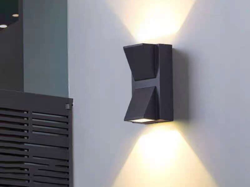 Smart Wall Light 
